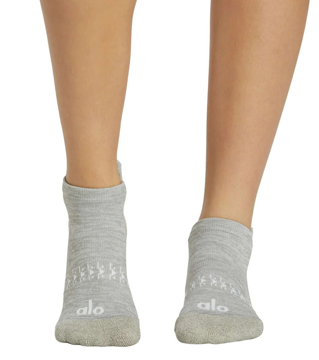 Alo Yoga Performance Tab Sock - Image 2