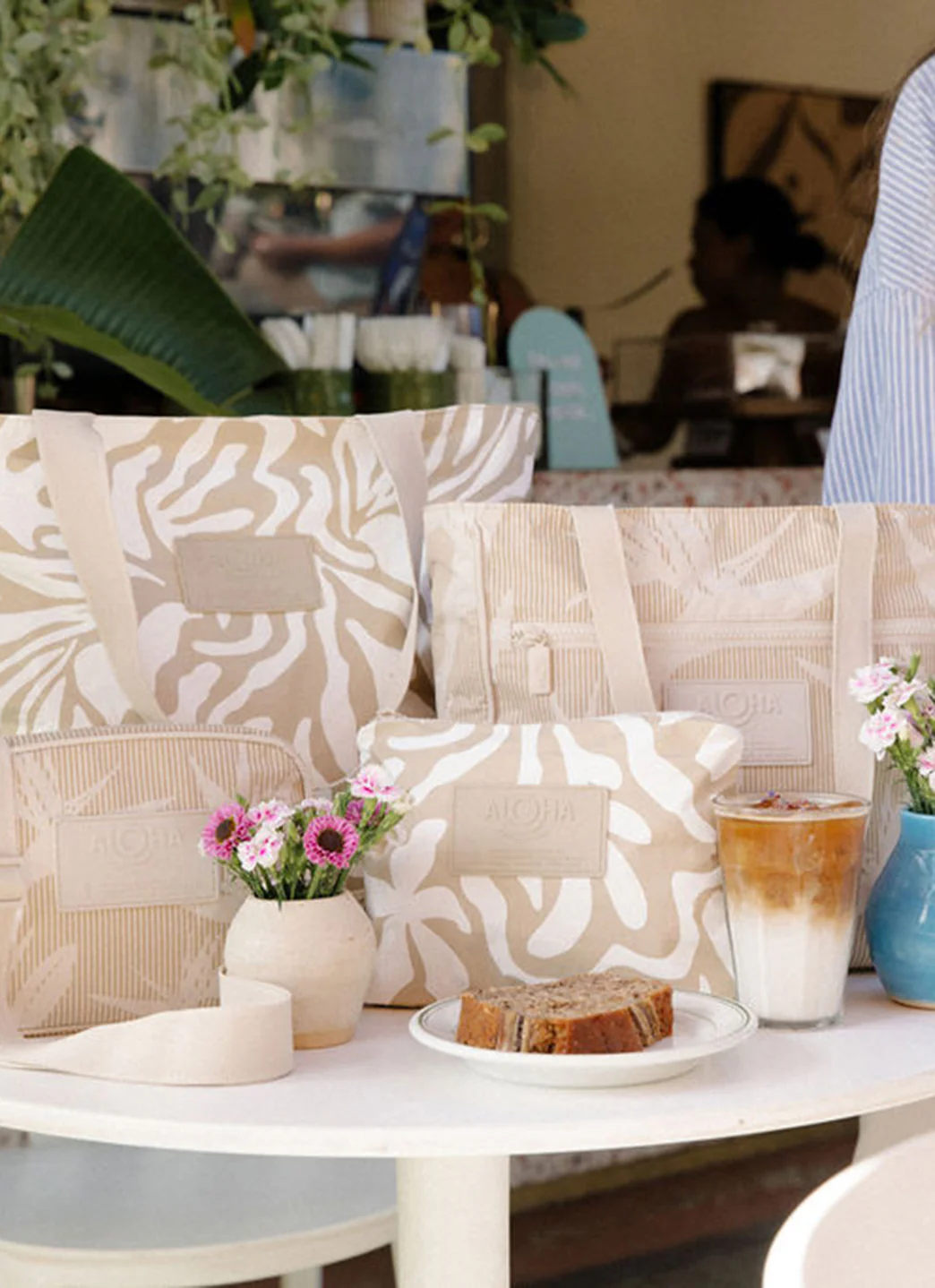 ALOHA Float Day Tripper Tote - Image 8