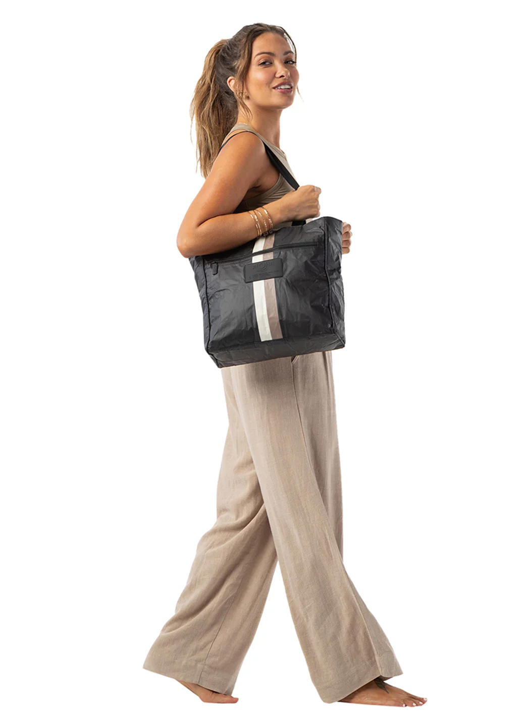ALOHA Go-To Le Voyageur Beach Tote - Image 3