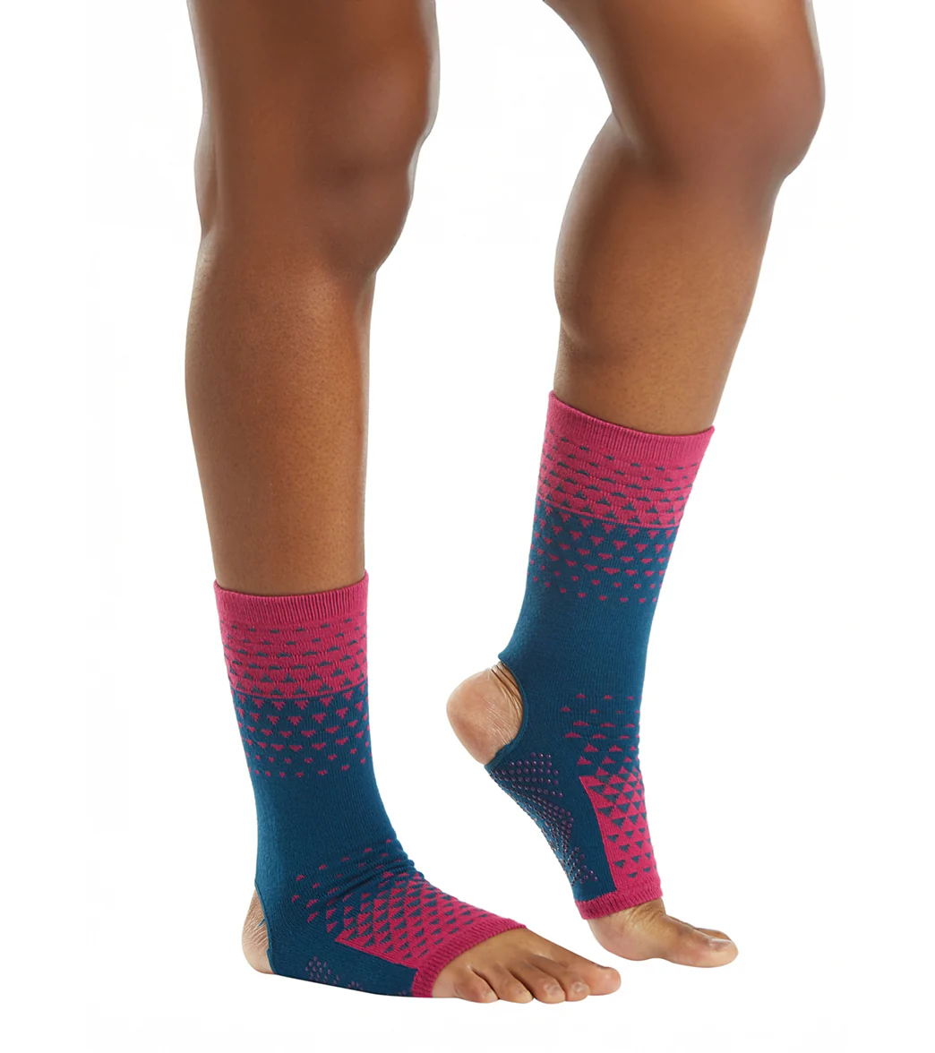 Gaiam Grippy Yoga Ankle Socks - Image 5