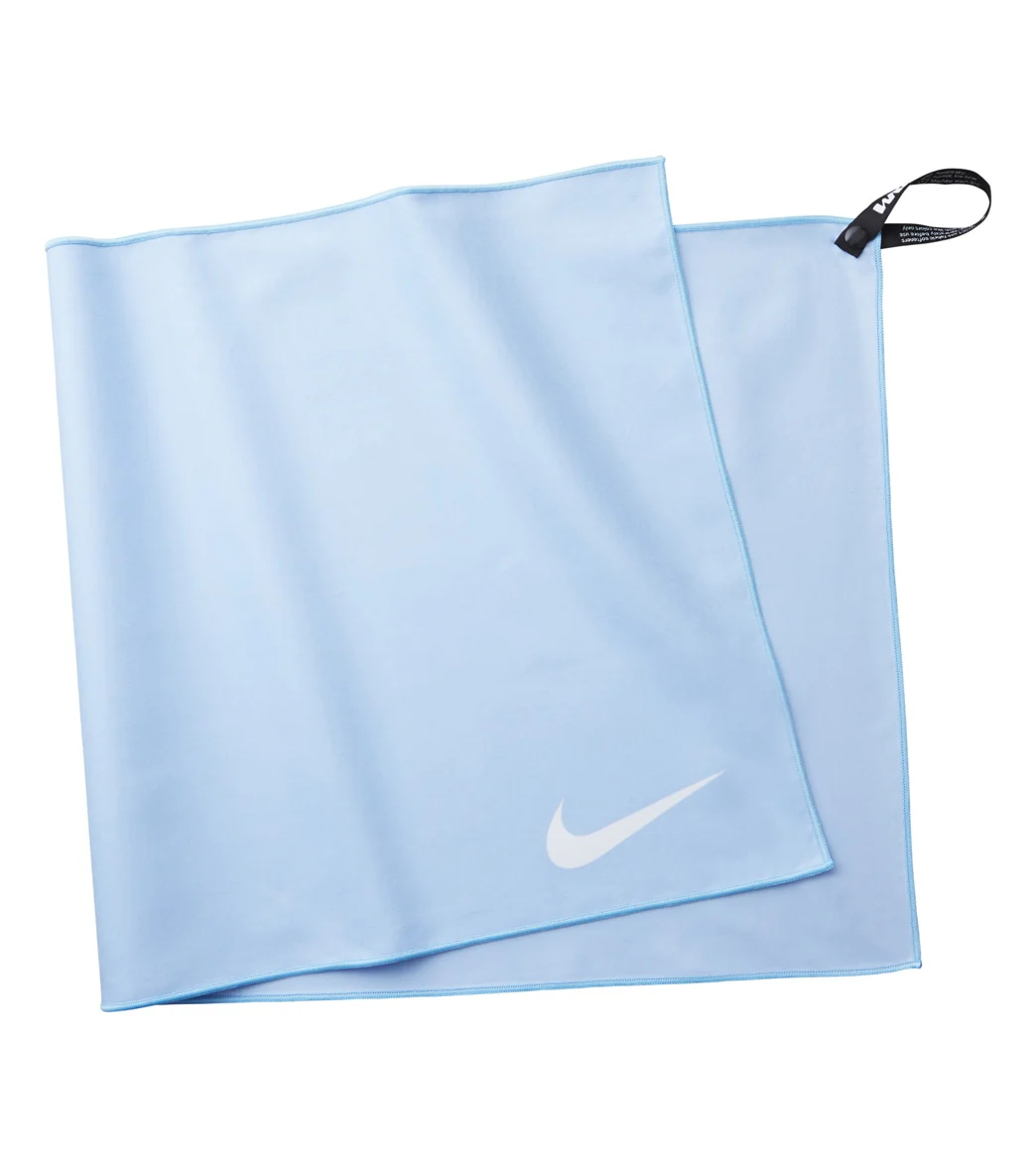Nike Quick-Dry Swim Towel - Image 20