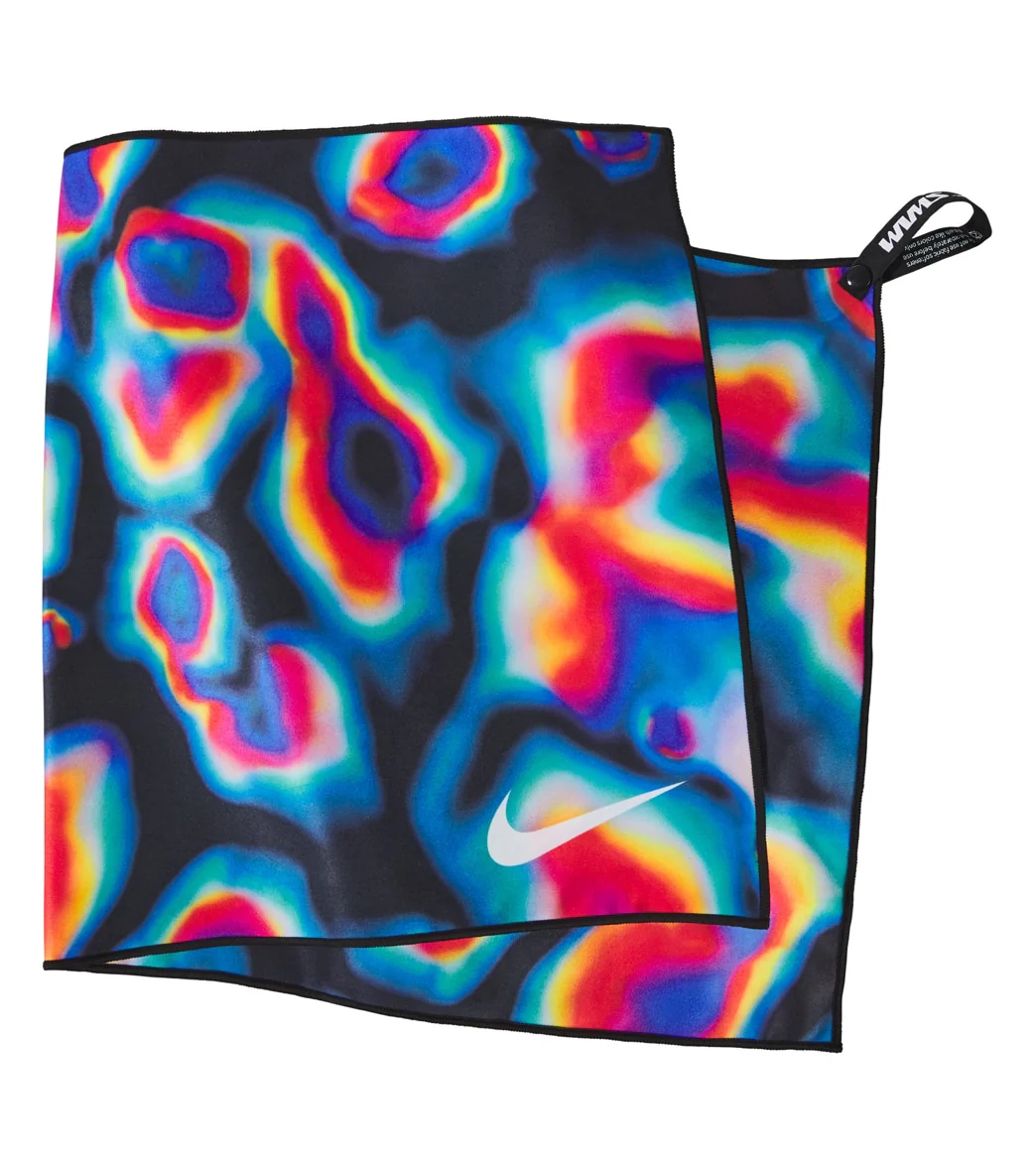 Nike Quick-Dry Swim Towel - Image 23