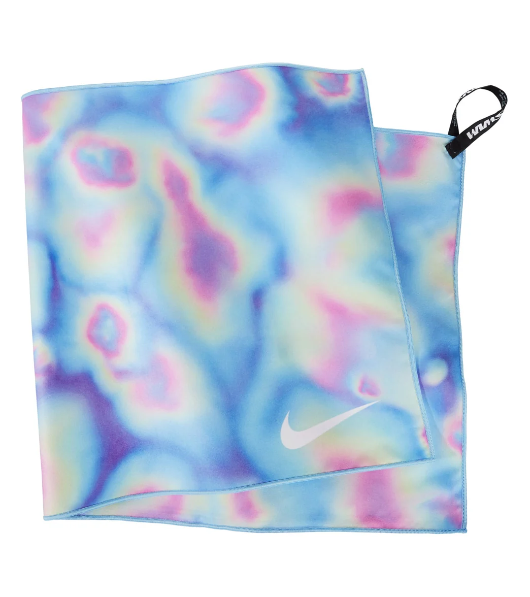 Nike Quick-Dry Swim Towel - Image 25