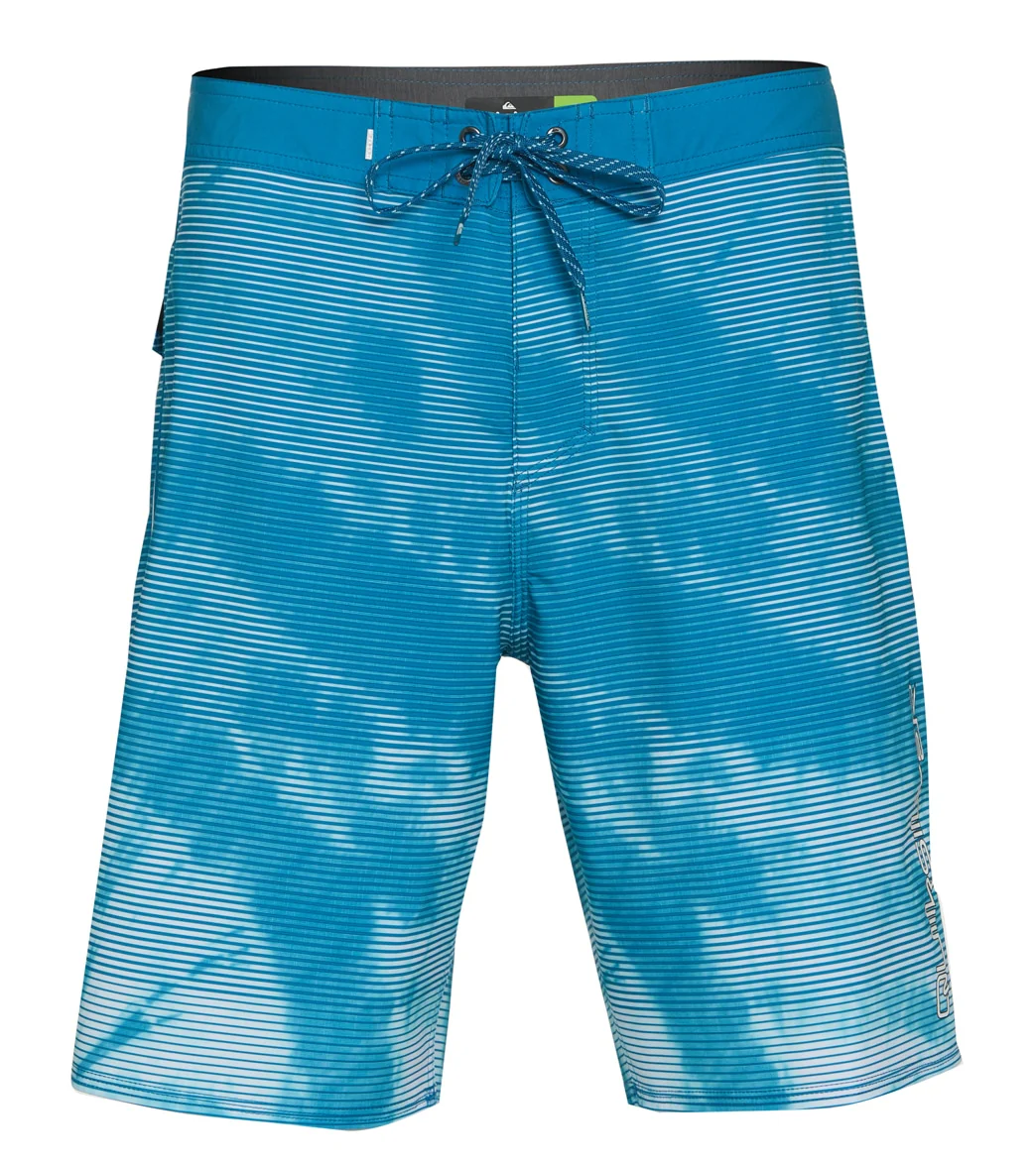 Quiksilver Men's 20" Surfsilk Massive Board Shorts - Image 4