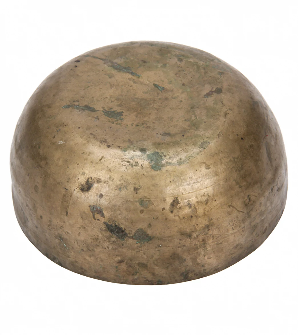 Sacred Space Antique D Chakra Tibetan Singing Bowl 4.5" - Image 3