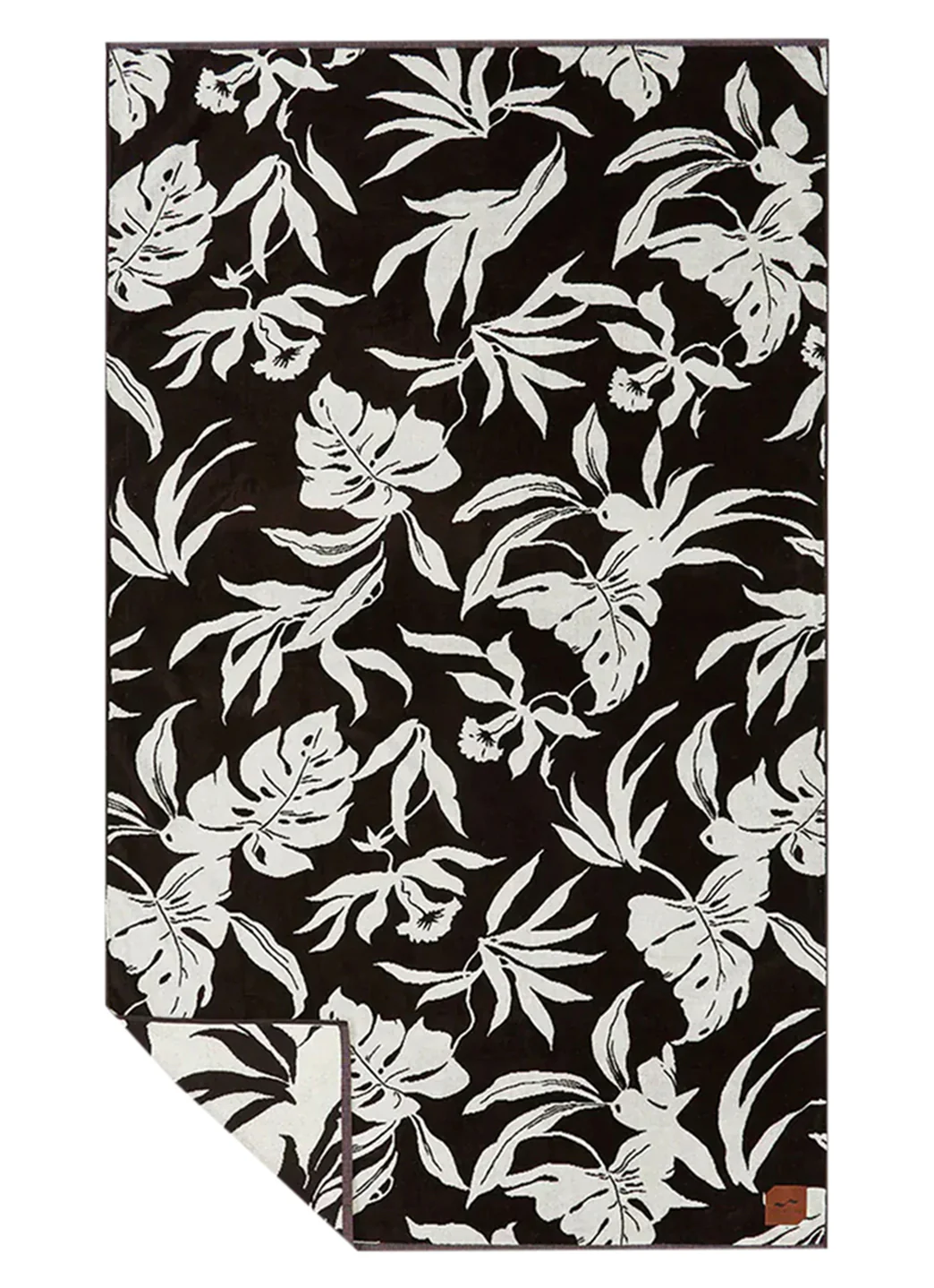 Slowtide Hauke Oversized Beach Towel - Image 2