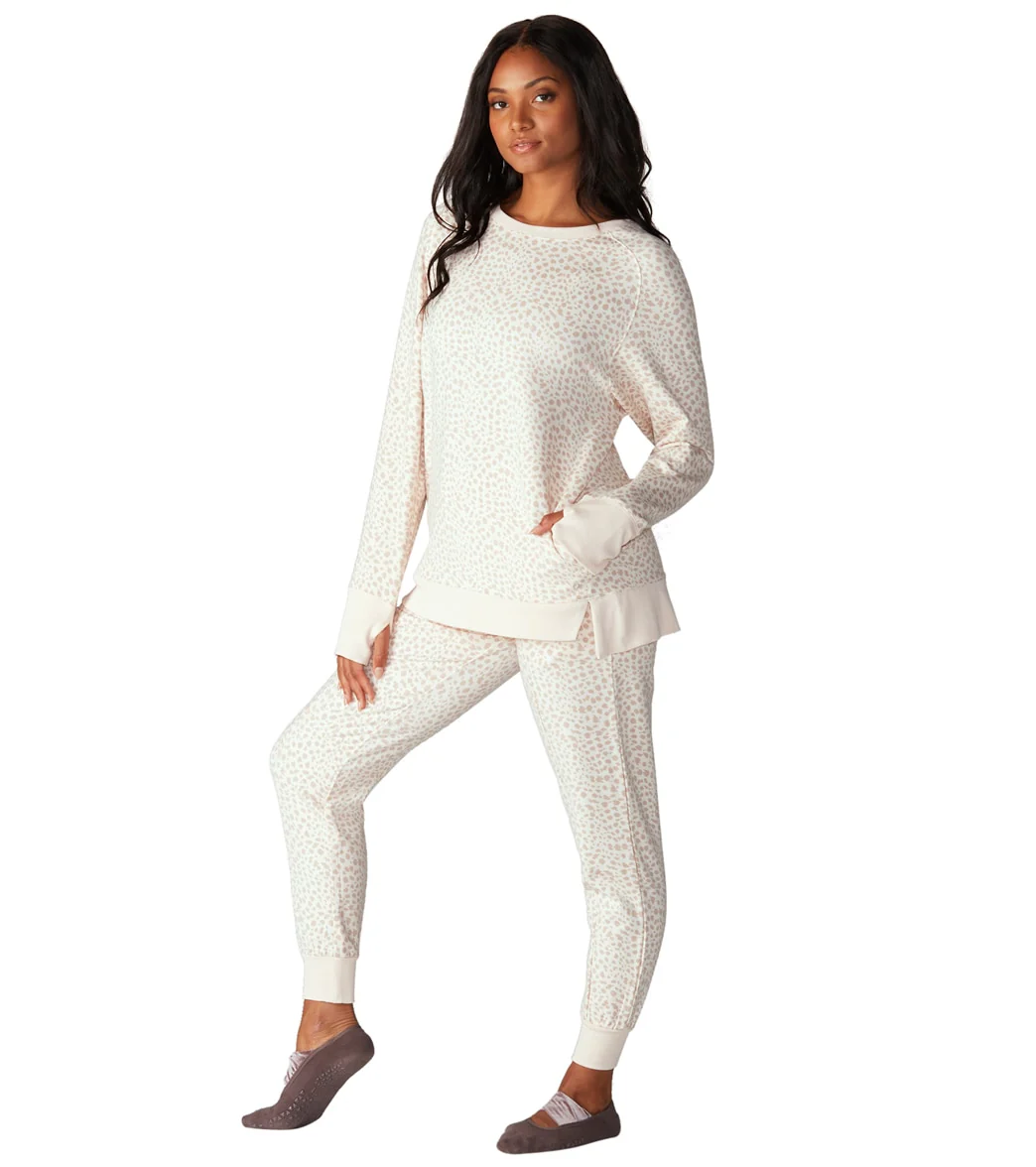 Tavi Cozy Sweatshirt - Image 11