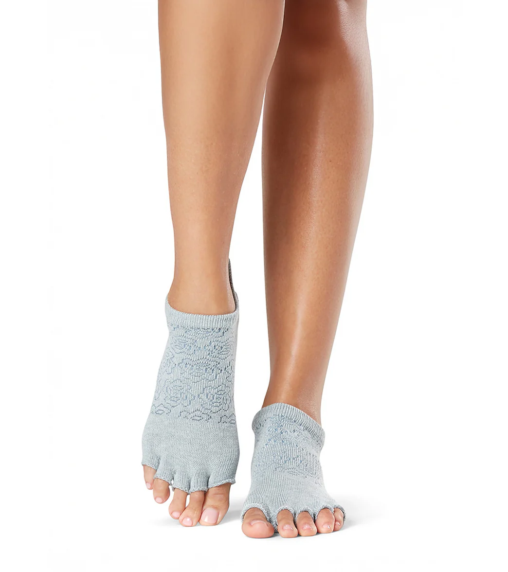 Toesox Grip Half Toe Low Rise Socks - Image 13