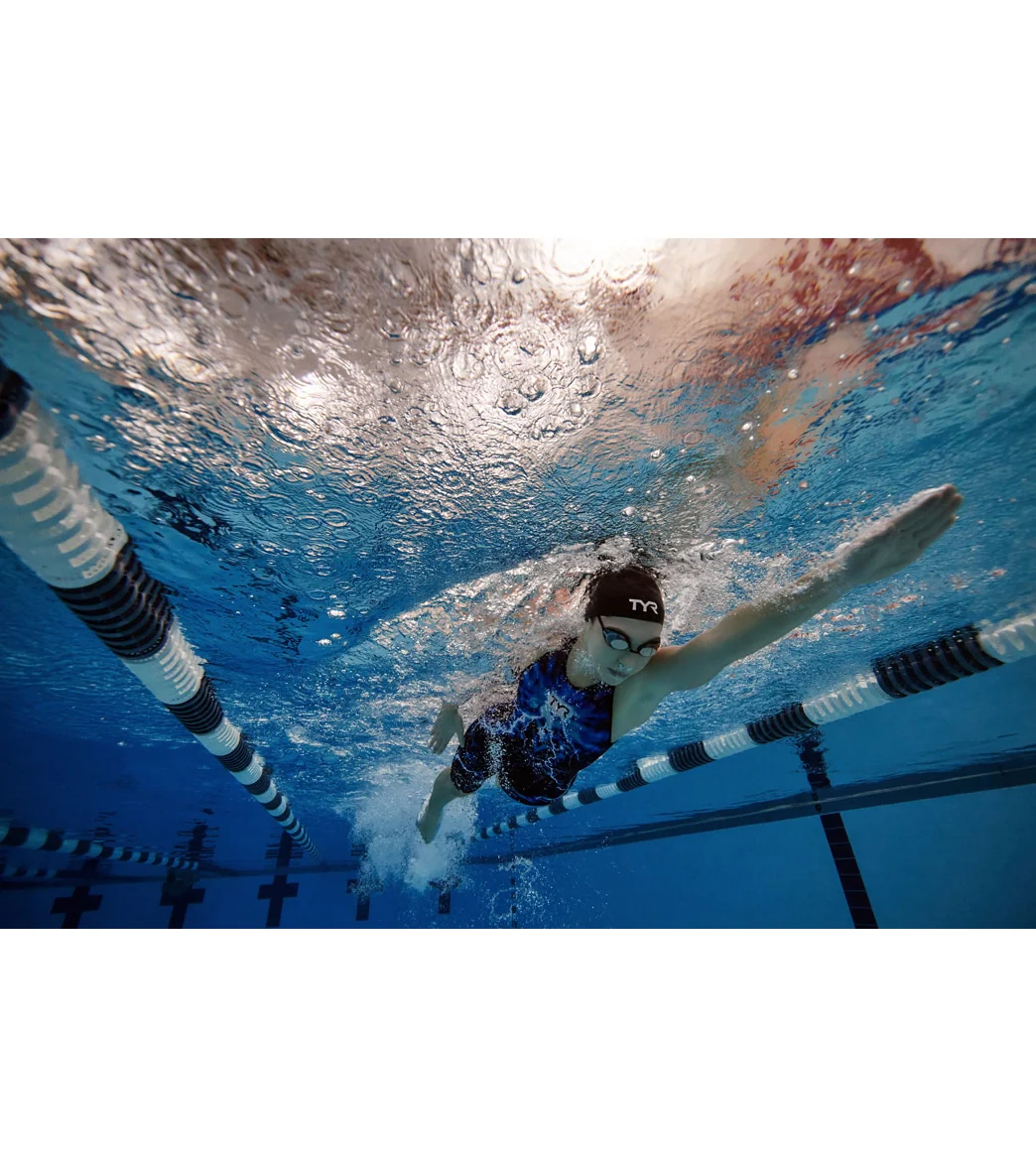 TYR Women's Venzo Phantom Oblivion Closed Back Kneeskin Tech Suit Swimsuit - Image 10