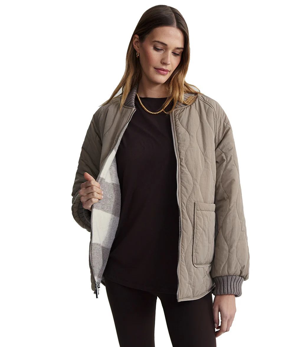 Varley Reno Reversible Quilt Jacket - Image 11
