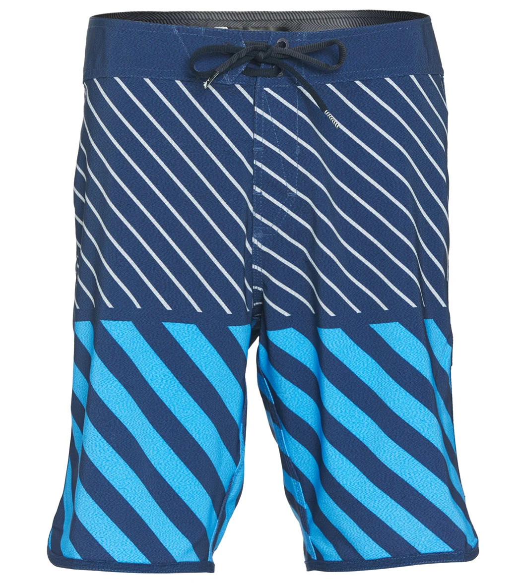 Volcom Men's Mod Quarta Scallop 19" Board Shorts - Image 6
